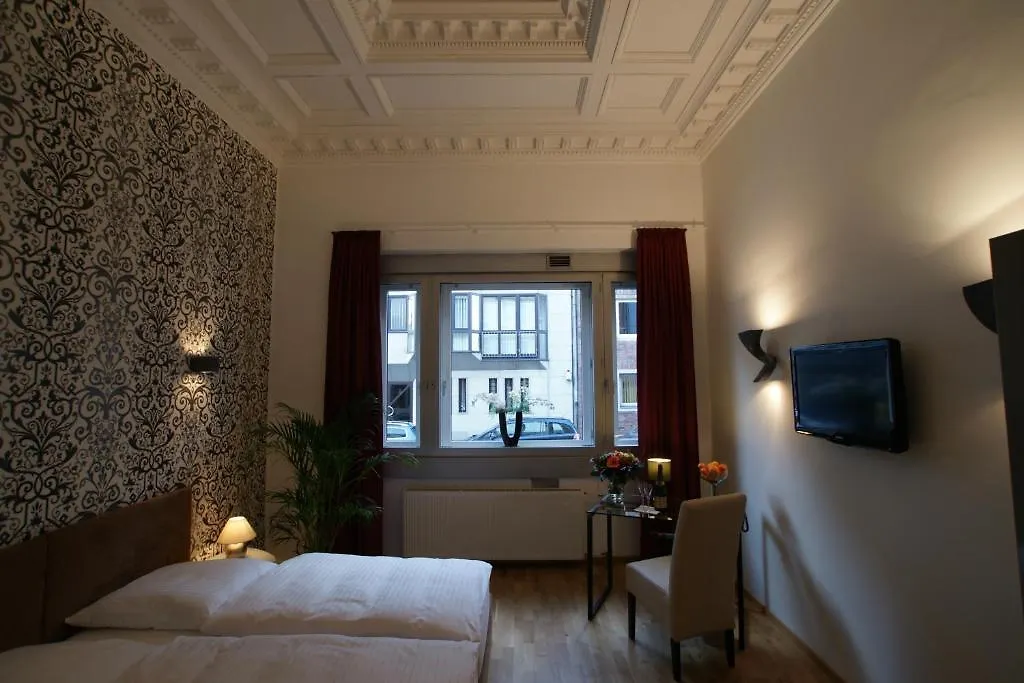 Hotel Stern Dusseldorf 3*,